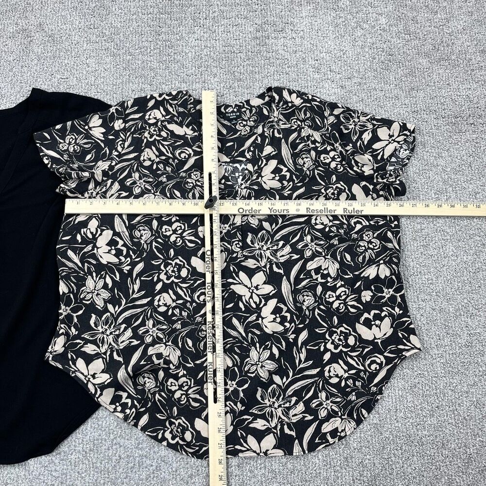 Torrid Tops Womens 1X Black Floral Harper Short Sleeve Blouse Lot 2 Plus Basic - Picture 3 of 7